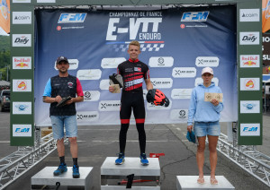 Podium Coupe du Monde E-Bike : Adrien Frétigné, Vincent Rouzade et Elza Lapez