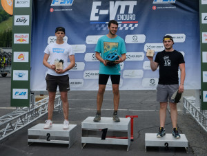 Le podium National avec Nicolas Sartegou Bastien Poudevigne et Olivier Larue